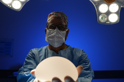 Dr. Gilberson Wanderley Silva apresenta a rinoplastia ultrassônica como alternativa precisa e menos invasiva para remodelar o nariz.