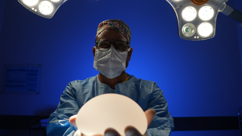 Dr. Gilberson Wanderley Silva apresenta a rinoplastia ultrassônica como alternativa precisa e menos invasiva para remodelar o nariz.