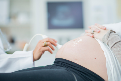 Dra. Thaline Neves explica como o ultrassom com doppler auxilia na avaliação da saúde e do bem-estar do bebê durante a gestação.
