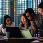 Teciomar Abila revela como materiais inovadores tornam escolas mais criativas e inspiradoras.