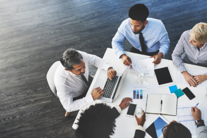 A delegação com padrão permite transformar a centralização em um método replicável e eficiente. Alfredo Moreira Filho explica como estruturar processos claros.