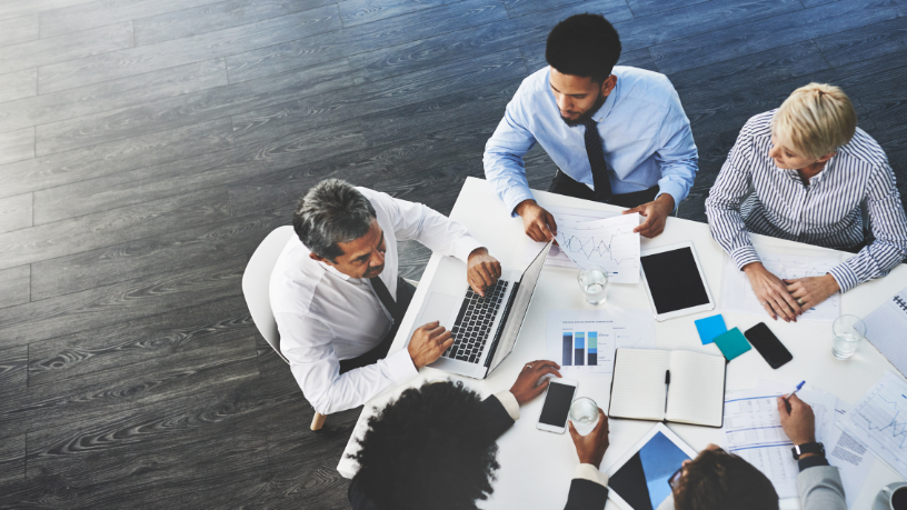 A delegação com padrão permite transformar a centralização em um método replicável e eficiente. Alfredo Moreira Filho explica como estruturar processos claros.